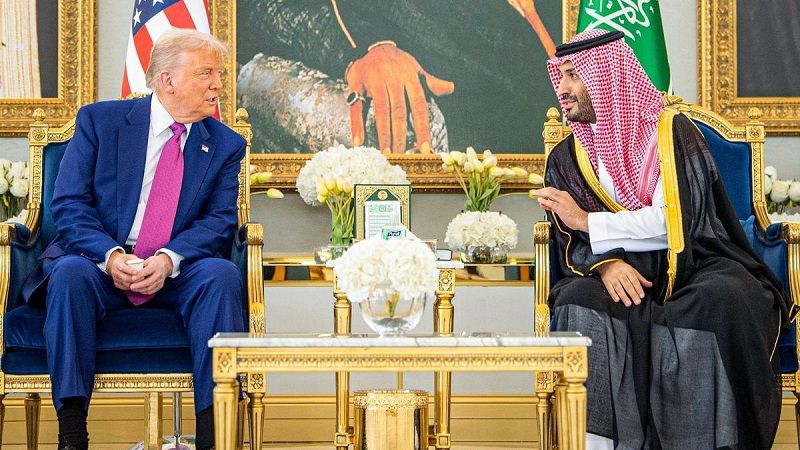 Trump firma un acuerdo en defensa con Arabia Saud&iacute; valorado en 142 mil millones de d&oacute;lares
