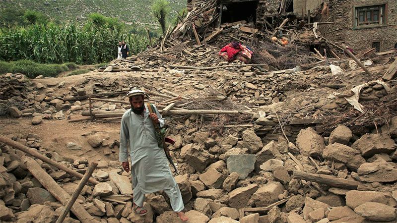 Las esperanzas de hallar supervivientes bajan en Afganist&aacute;n, golpeado por m&aacute;s terremotos