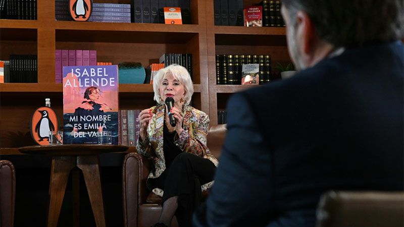 Isabel Allende compara los centros para migrantes en EEUU con &ldquo;campos de concentraci&oacute;n&rdquo;