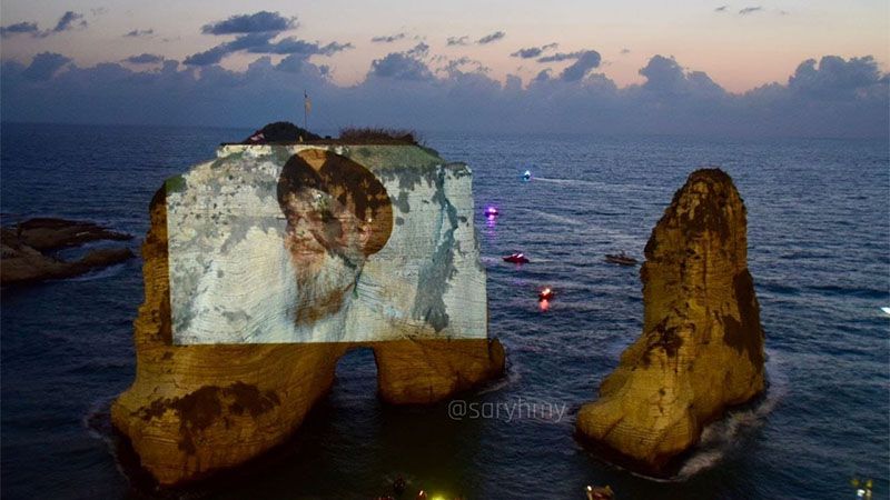 La imagen del m&aacute;rtir Nasrol&aacute; ilumin&oacute; un s&iacute;mbolo hist&oacute;rico de Beirut