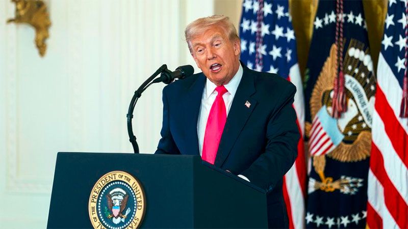 Trump amenaza con sanciones a &ldquo;cualquier pa&iacute;s que haga negocios con Rusia&rdquo;