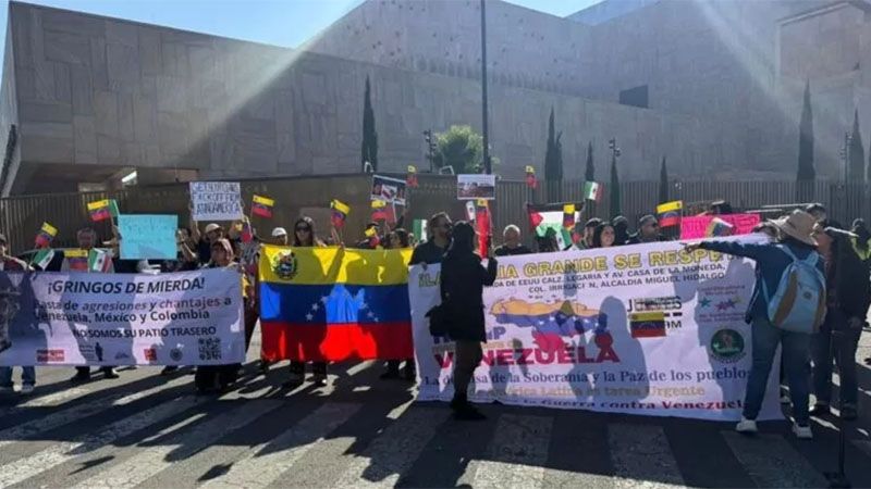 Protesta frente a la Embajada de EEUU en Madrid: Fuera yanquis de Am&eacute;rica Latina