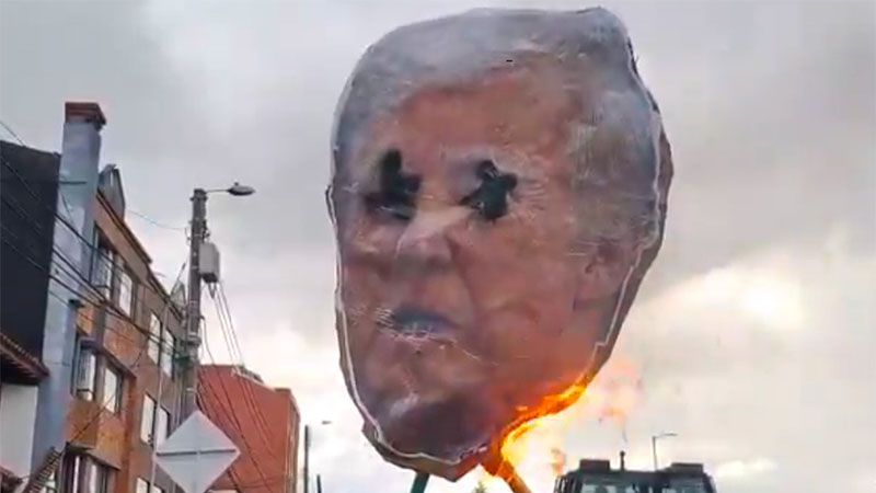 Queman en Colombia una bandera de EEUU y un mu&ntilde;eco con la cara de Trump (video)