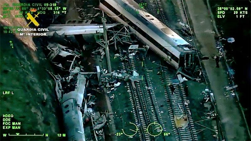 Al menos 39 muertos por la colisi&oacute;n de dos trenes de alta velocidad en Espa&ntilde;a