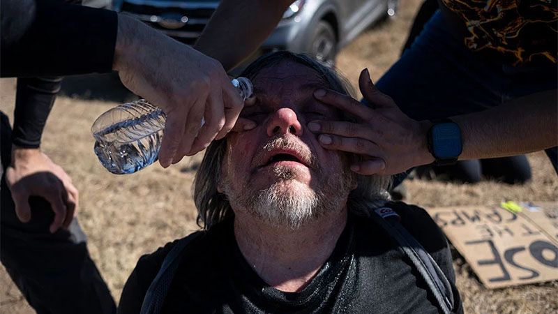 Dispersada con gas lacrim&oacute;geno una protesta por la detenci&oacute;n de un ni&ntilde;o migrante en EEUU