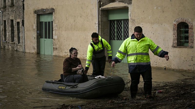 Tres muertos y miles de hogares sin electricidad tras el paso de un temporal por Francia y Espa&ntilde;a