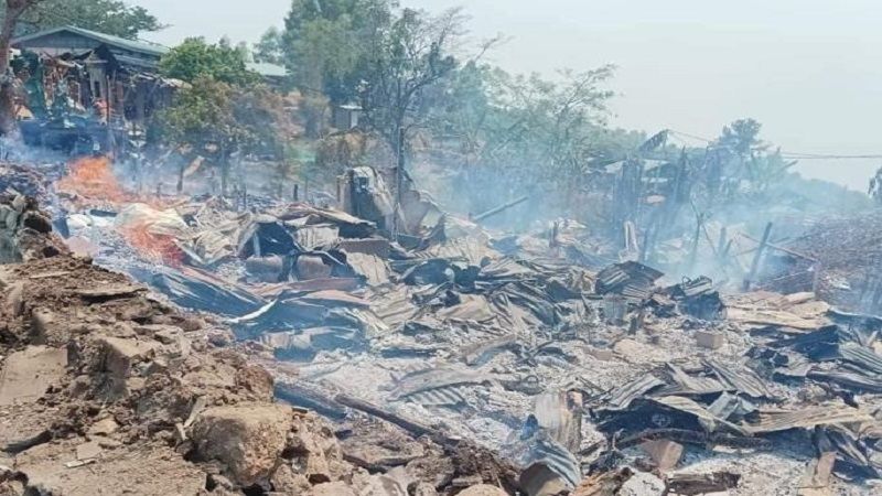 Mueren cerca de 20 personas en bombardeos del Ej&eacute;rcito de Birmania contra zonas del estado de Rajine