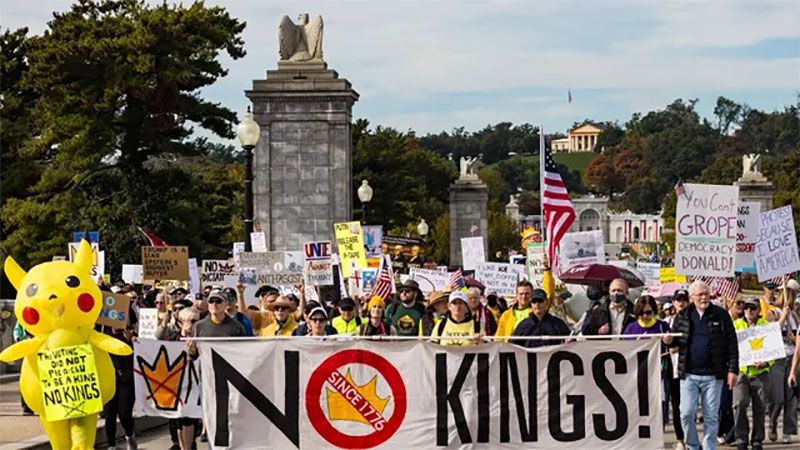Millones se manifiestan en Estados Unidos contra Trump con lema &ldquo;No al Rey&rdquo; (video)