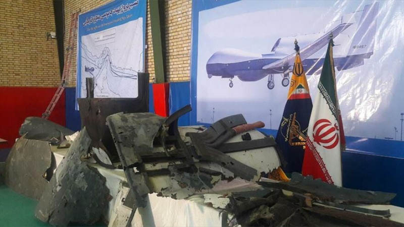Irán exhibe los restos del dron espía derribado por los Guardianes de la Revolución
