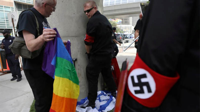 Un grupo neonazi interrumpe el Desfile del Orgullo en Detroit