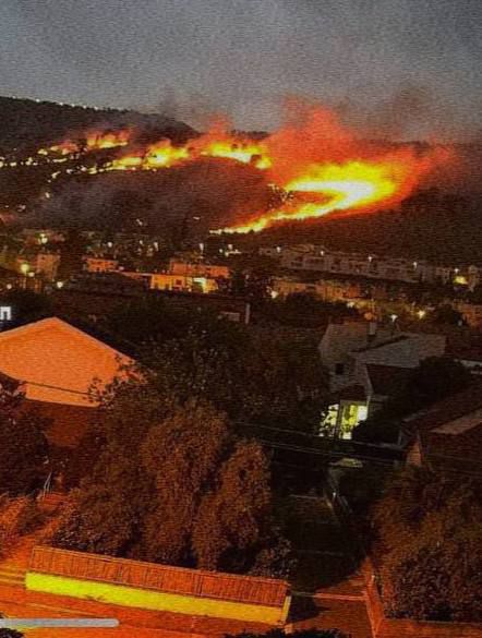 En imágenes: “Kyriat Shmona” se arde tras ser golpeada por el ‘Katyusha’